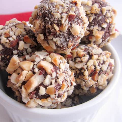 Easy Chocolate Hazelnut Truffles