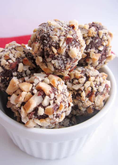 Easy Chocolate Hazelnut Truffles