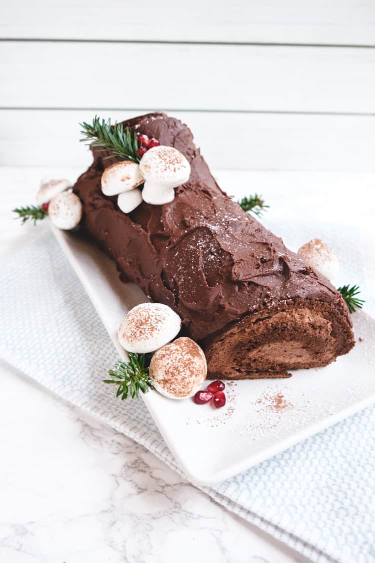 Bûche de Noël (French Yule Log Cake) - International Desserts Blog