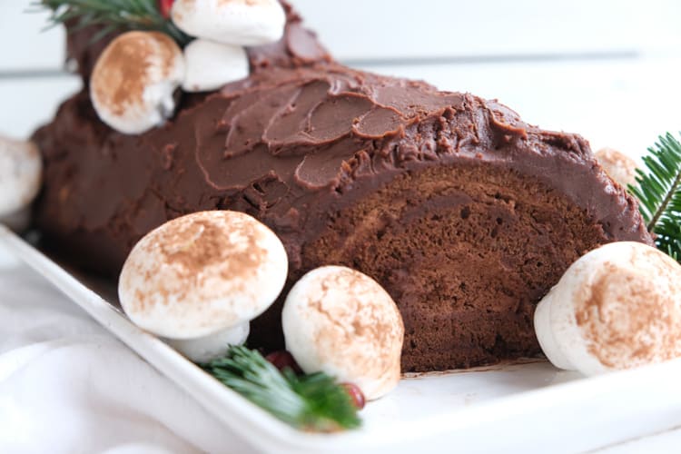 Bûche de Noël (French Yule Log Cake) - International Desserts Blog