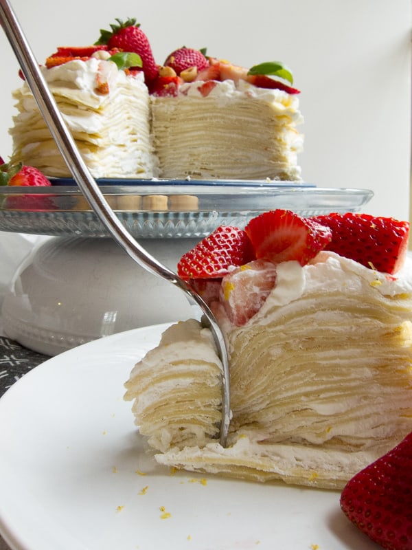 Strawberry crepe cake with lemon curd 