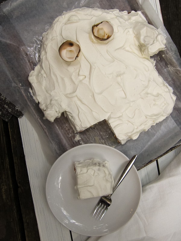 Ghost-Shaped Cake Pans : making Halloween treats