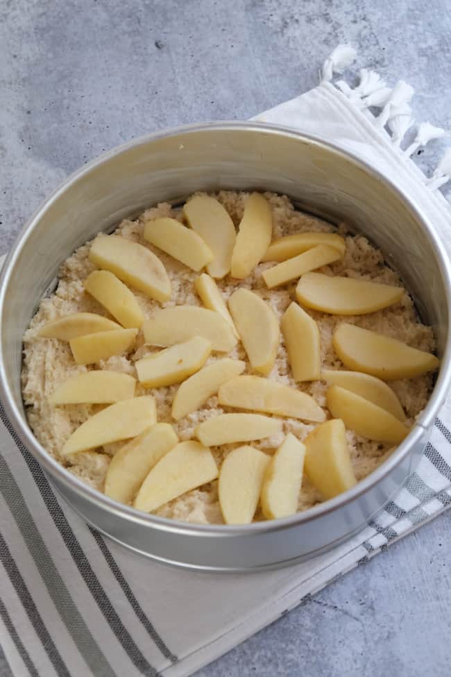 add apples to dough 
