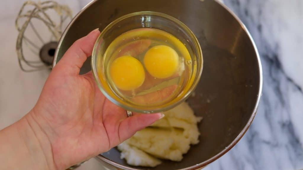 30 Delicious Ways to Use Lemon Curd (Plus the Recipe) International