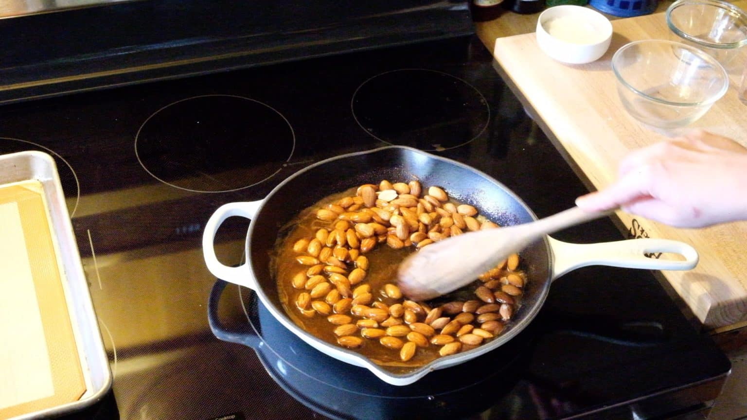 German Gebrannte Mandeln (German Cinnamon Roasted Almonds