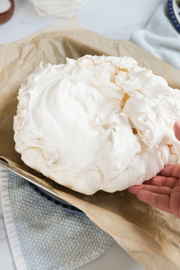 baked pavlova