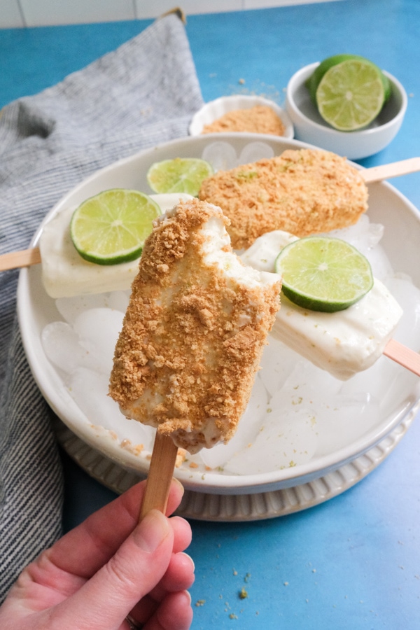 Lime Pie Mexican Paletas (Creamy Lime Mexican Ice Pops)