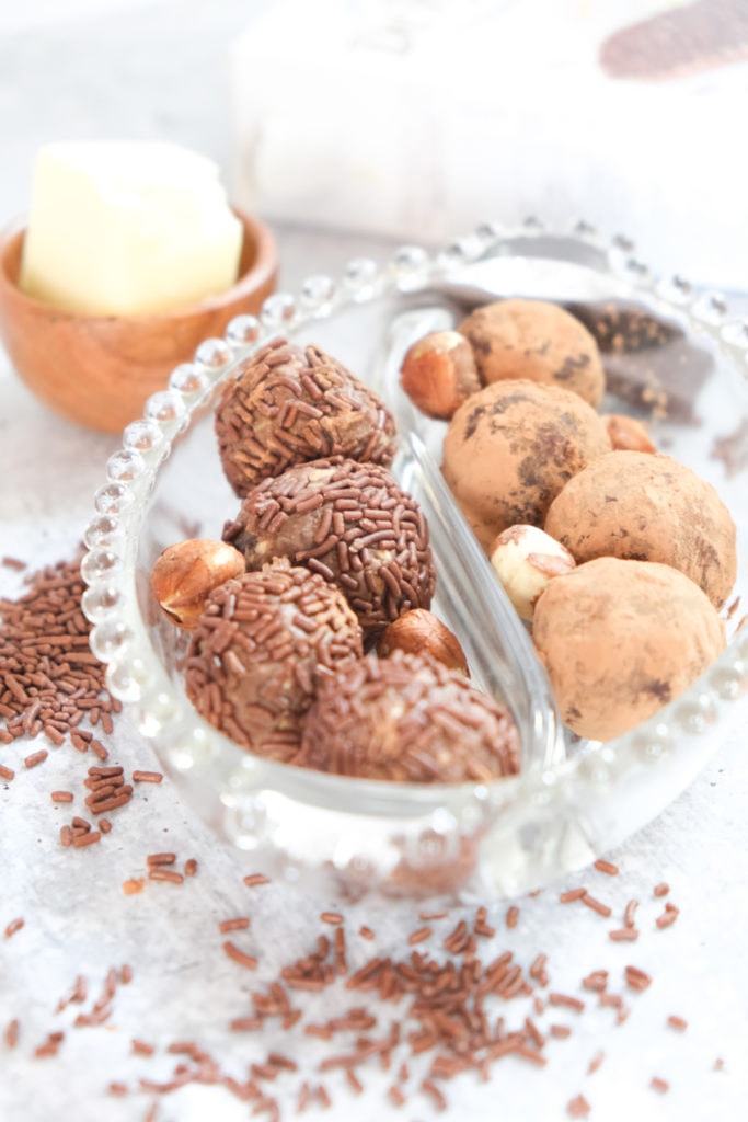 German rum balls (Rumkugeln)