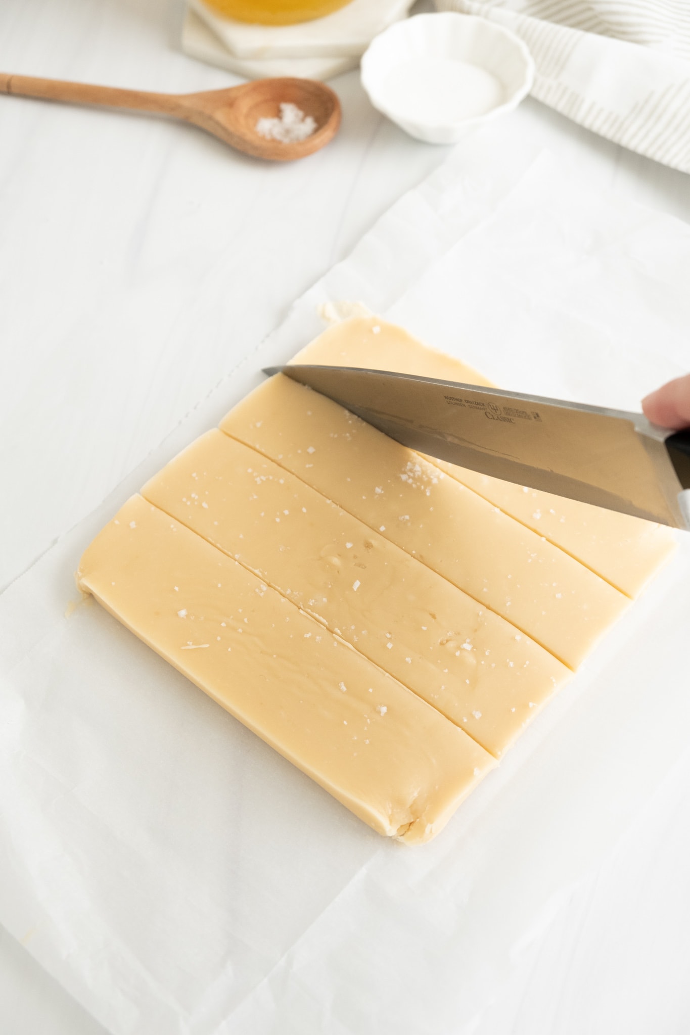 cut with knife