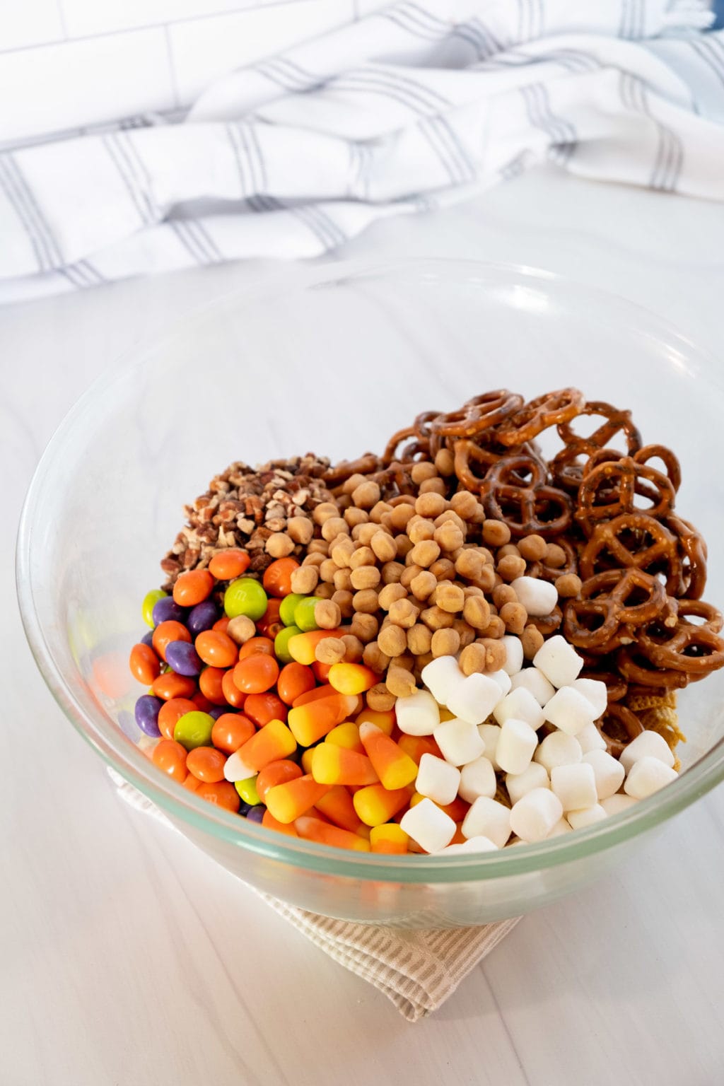 Easy Halloween Chex Mix (Sweet & Salty No Bake Snack Mix