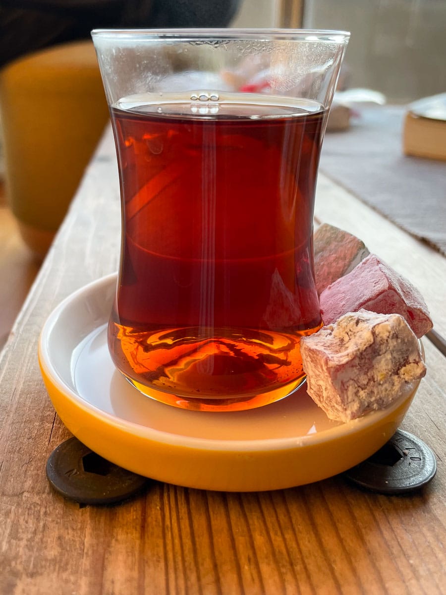 tea and turkish delight 